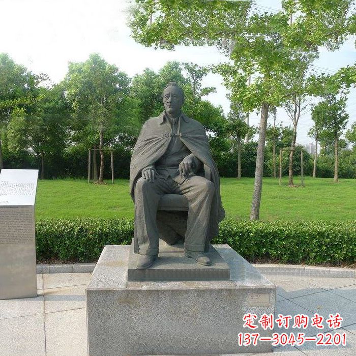 愛迪生坐姿雕塑-公園鑄銅世界名人世紀(jì)偉人雕像