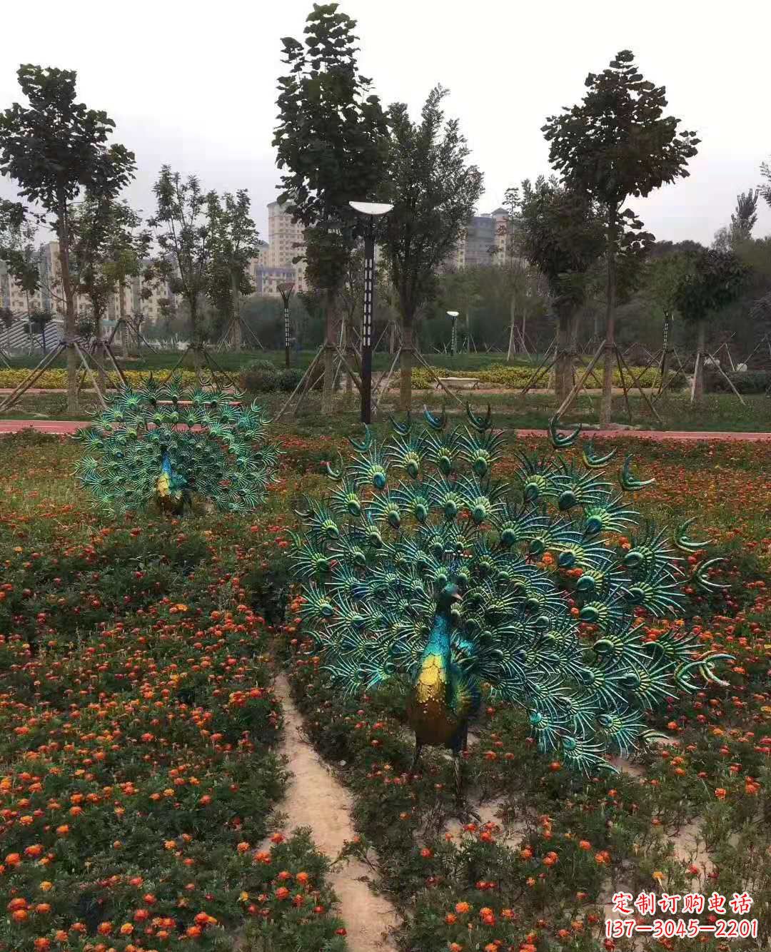 不銹鋼彩繪孔雀開屏雕塑公園景觀動物雕塑