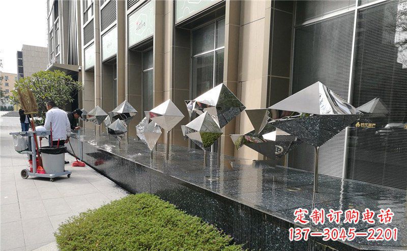 不銹鋼抽象魚酒店門口景觀雕塑