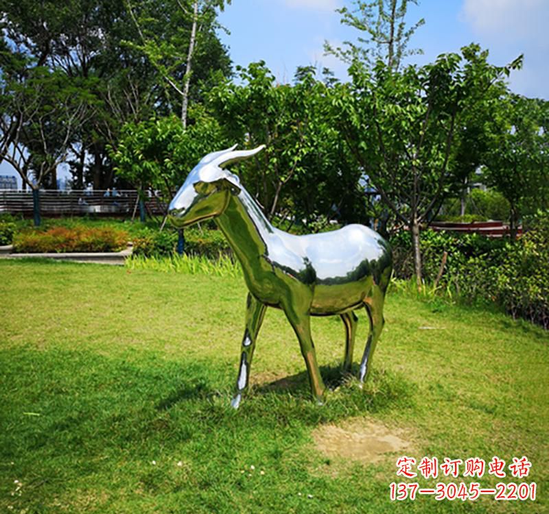 不銹鋼公園動(dòng)物鏡面羊雕塑