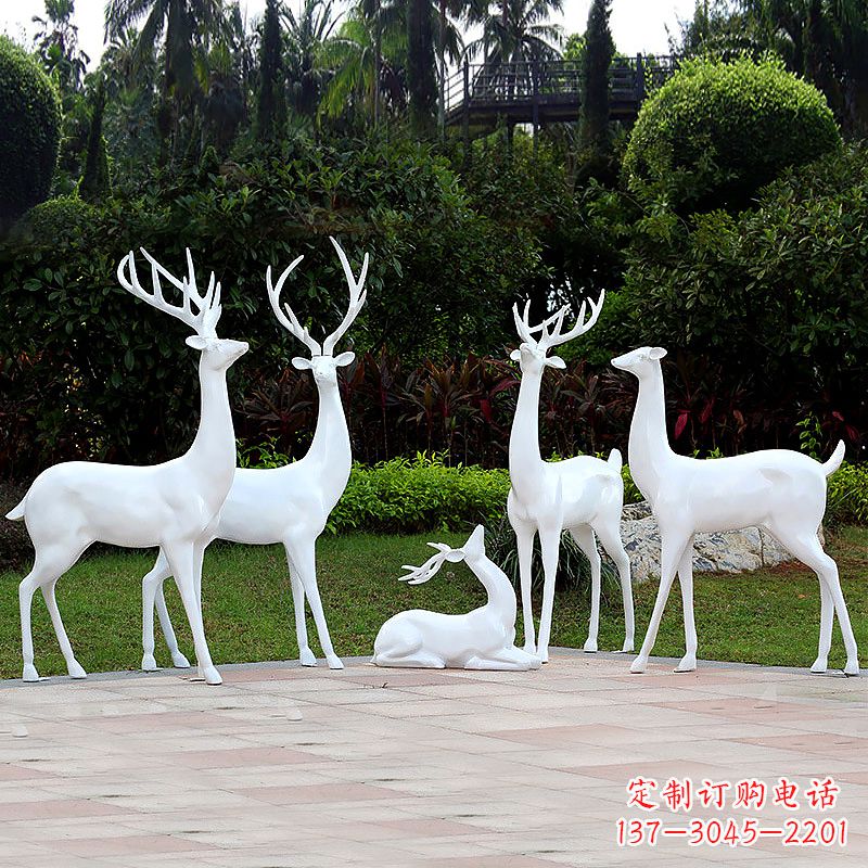 純白玻璃鋼鹿，精美的公園動物雕塑