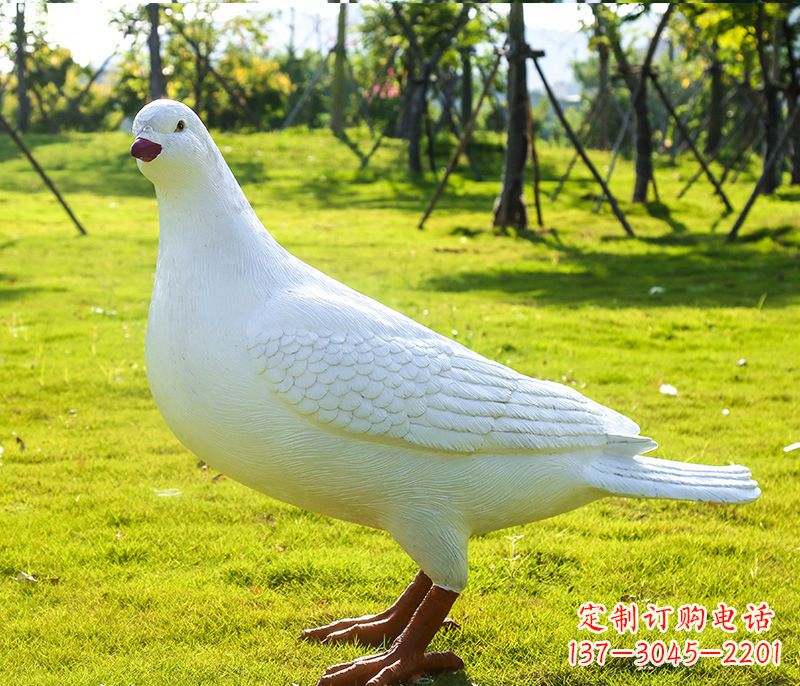 大連英雄紀念公園少女和平鴿雕塑