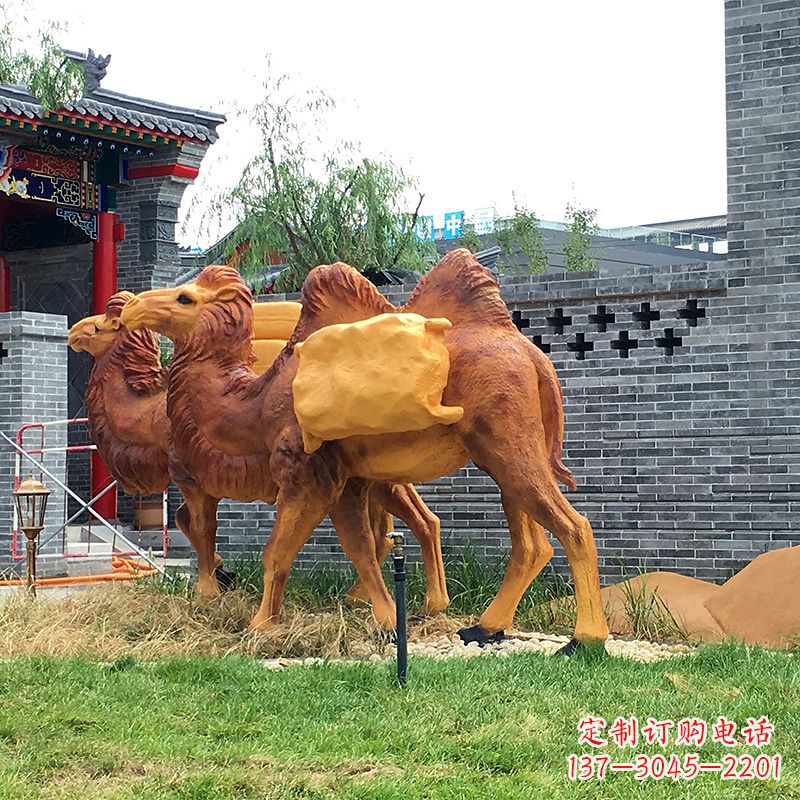 仿真駱駝景觀雕塑-景區(qū)景點仿真動物景觀擺件