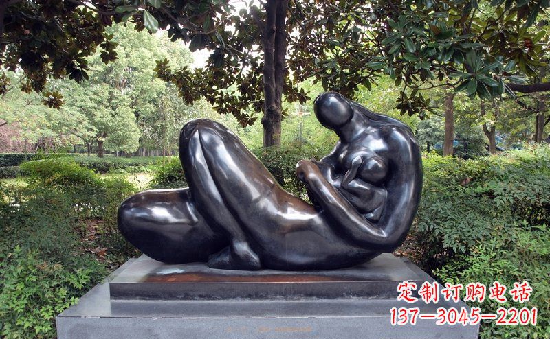 公園哺乳的抽象母子景觀銅雕