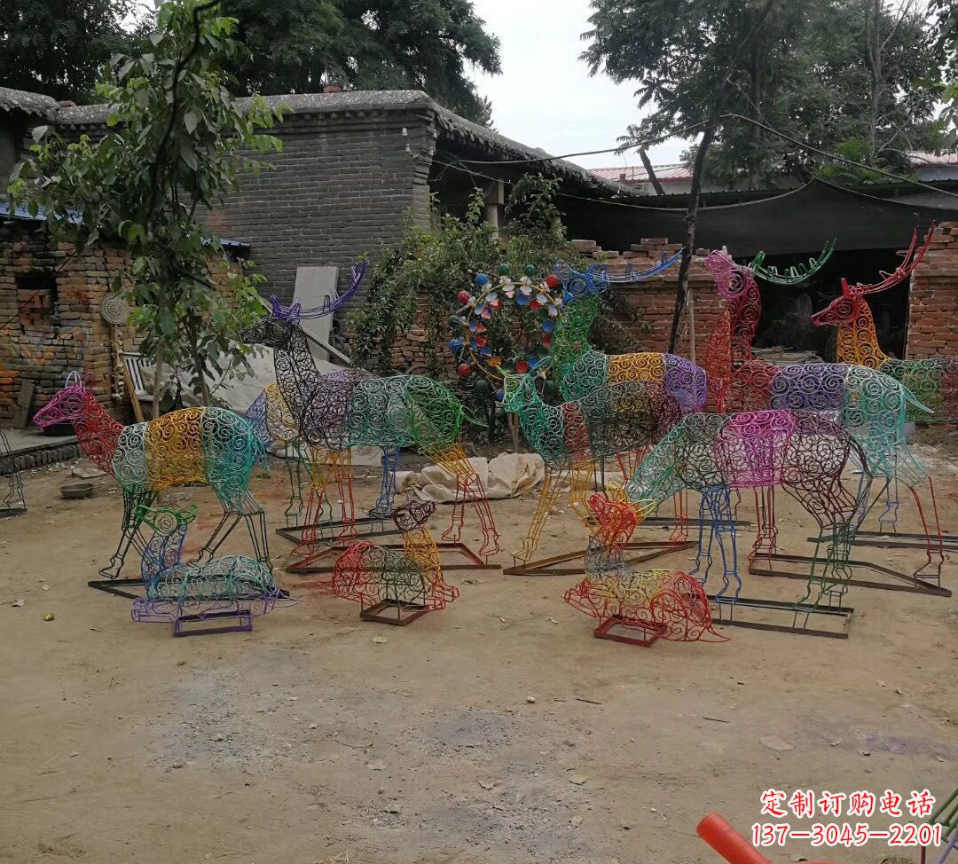 公園彩色不銹鋼鏤空梅花鹿雕塑