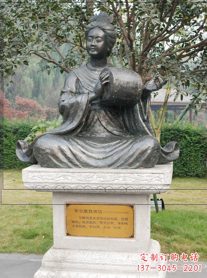 公園打腰鼓的古代人物銅雕