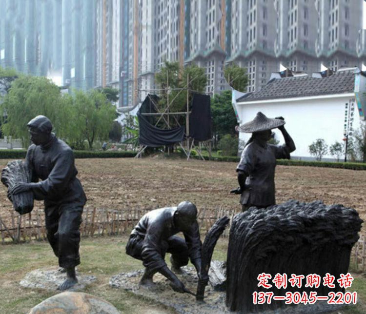 公園割稻的古代人物銅雕