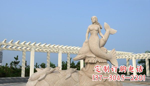 公園美人魚(yú)和海豚石雕