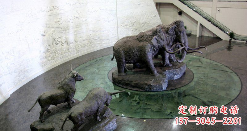 領(lǐng)雕塑公園長(zhǎng)毛象動(dòng)物銅雕