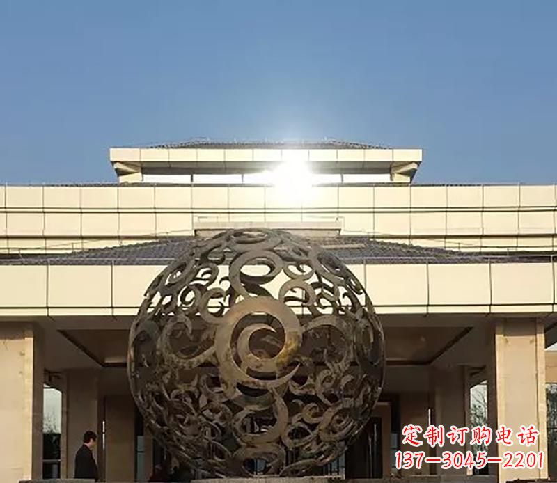 廣場(chǎng)不銹鋼鏤空雕塑