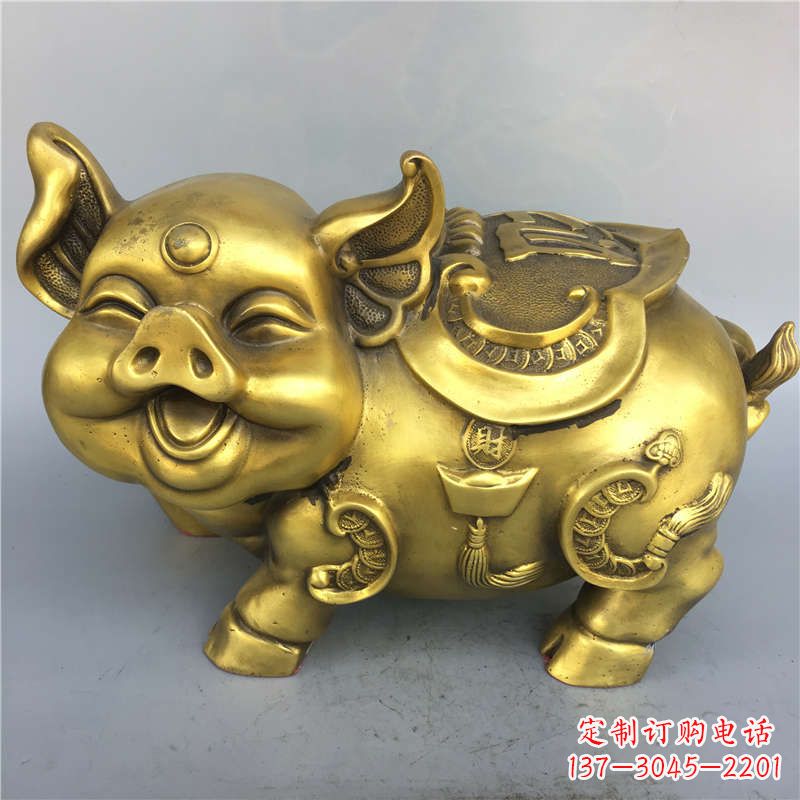 招財(cái)卡通豬銅雕-企業(yè)商場(chǎng)美陳動(dòng)物生肖風(fēng)水雕塑擺件